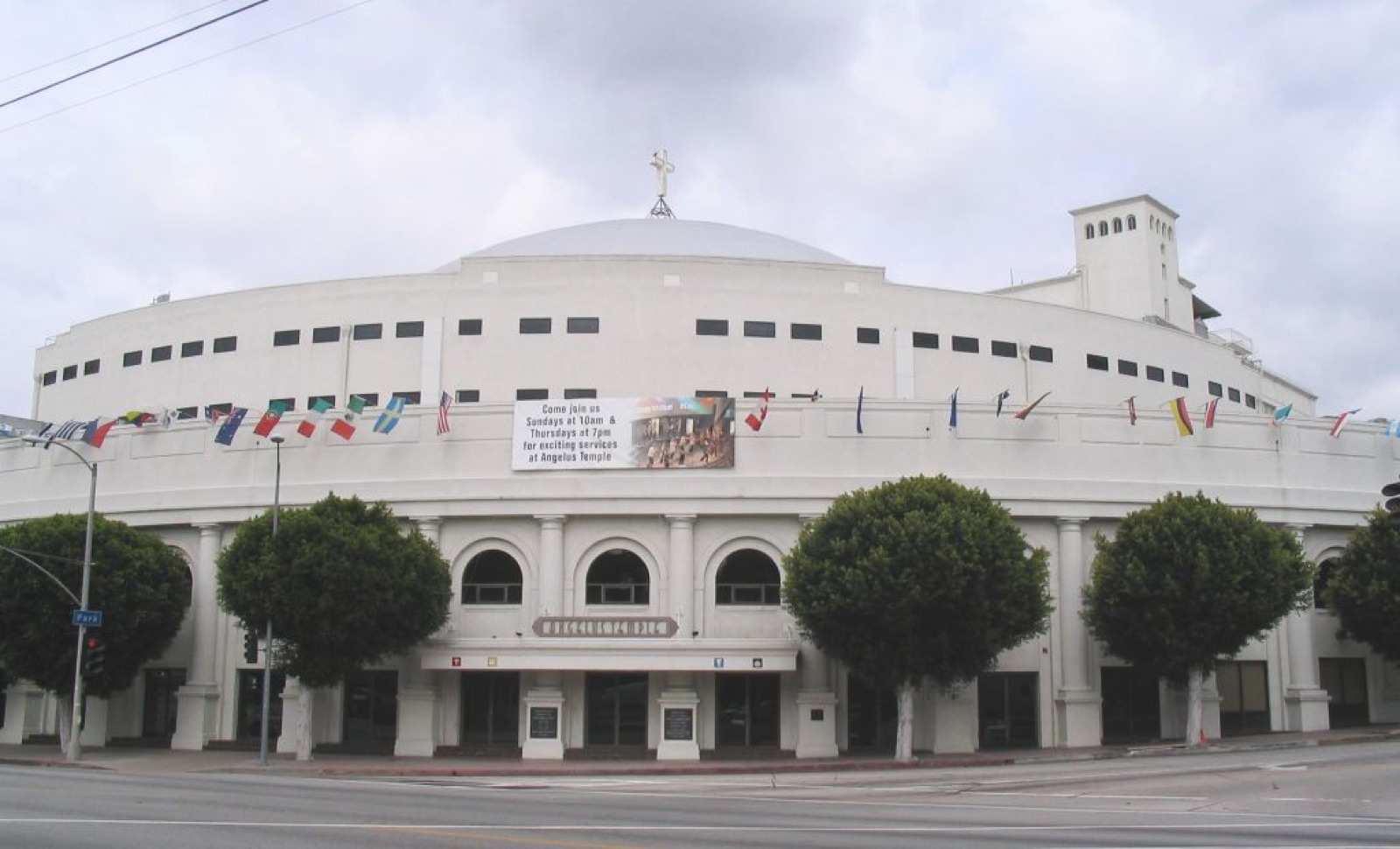 Angelus Temple, Los Ángeles